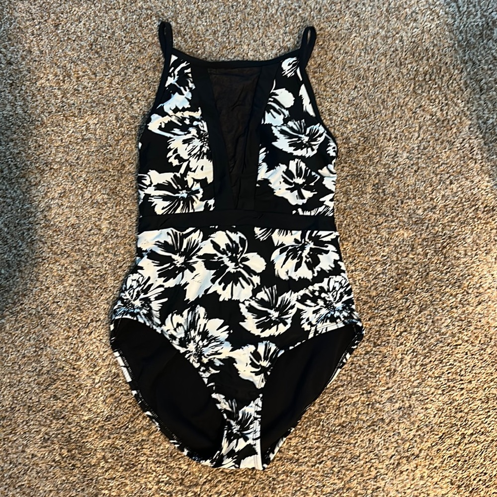 One piece bathing suit